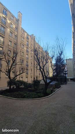 Studio in Paris, France No. 310359