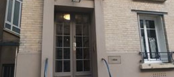 Studio in Paris, France No. 310359 14