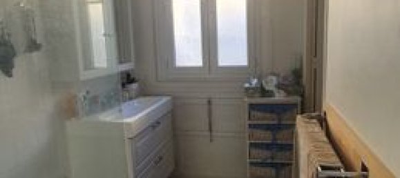 Studio in Paris, France No. 310359 10