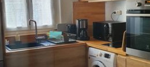 Studio in Paris, France No. 310359 8