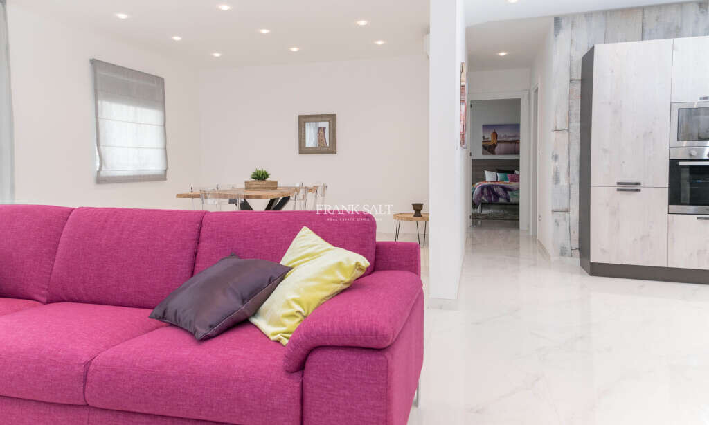 Apartamento de 2 dormitorios en Swieqi, Malta No. 9481