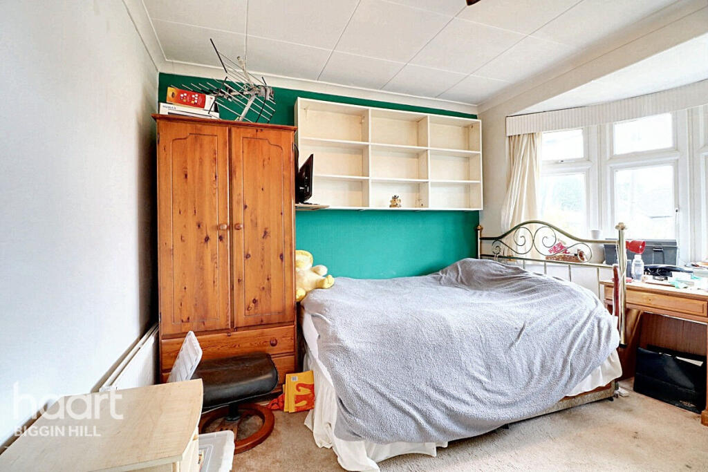 Бунгало с 4 спальнями в Биггин-Хилл, Великобритания № 4738