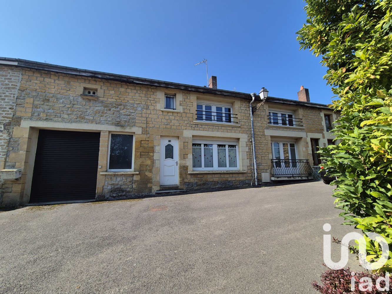 4 bedrooms Townhouse in Tournes, France No. 244002