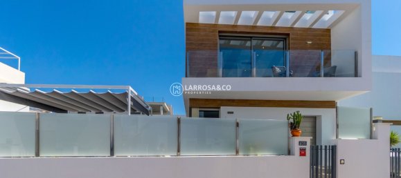 Casa de 4 dormitorios en Alicante, Spain No. 175671 8