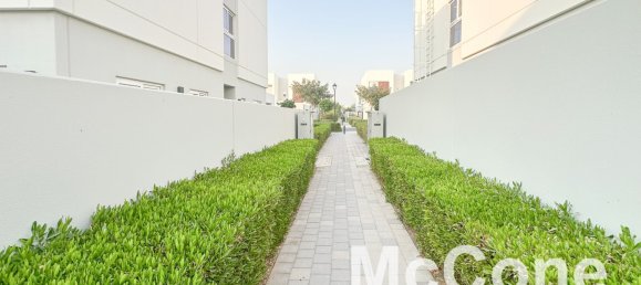 4 bedrooms Townhouse in Dubai Land, UAE No. 28253 4