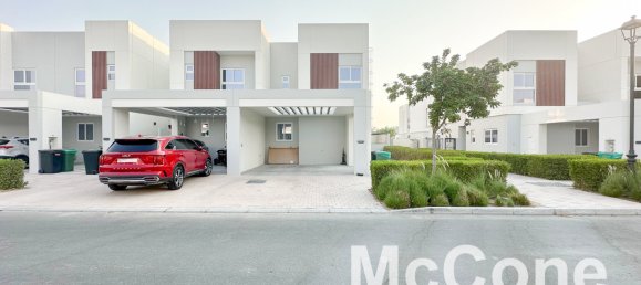 4 bedrooms Townhouse in Dubai Land, UAE No. 28253 3