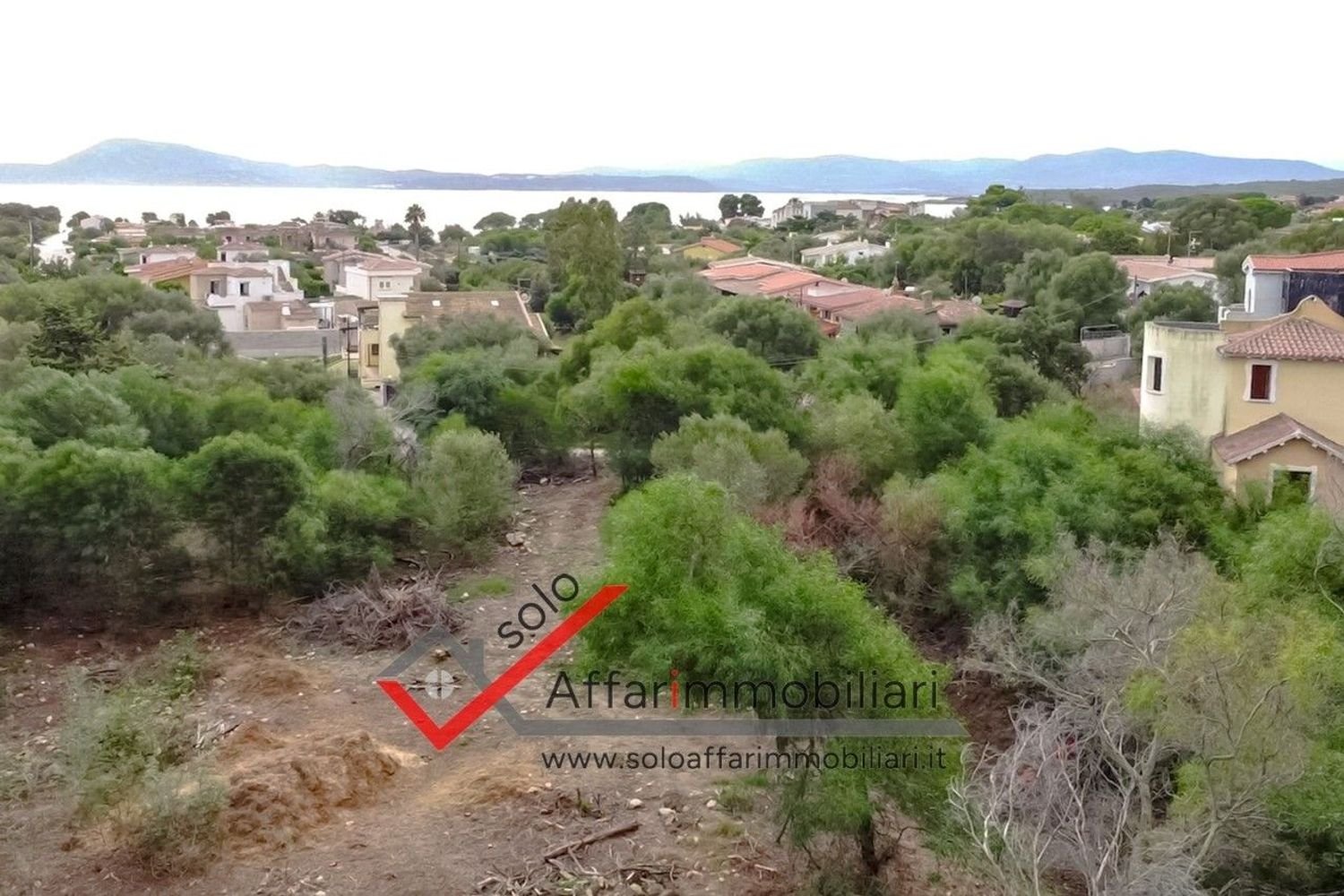 Terreno en Olbia, Italy 2398 m² No. 278139