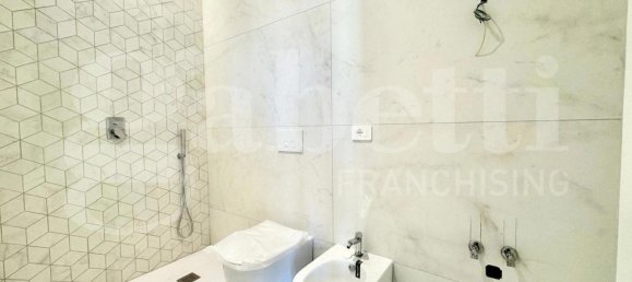 1 bedroom Apartment in Rome, Italy No. 220997 8