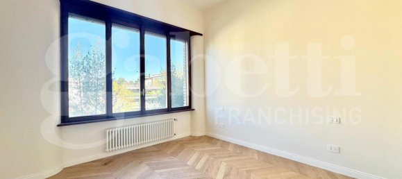 1 bedroom Apartment in Rome, Italy No. 220997 2