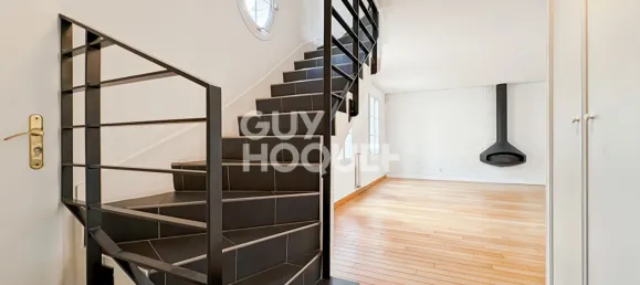 Casa de 3 dormitorios en Serris, France No. 323526 2