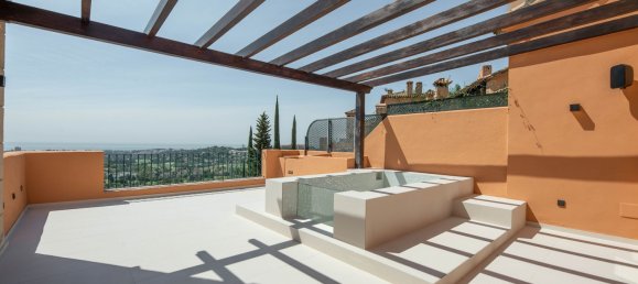 3 bedrooms Penthouse in Marbella, Spain No. 4655 3