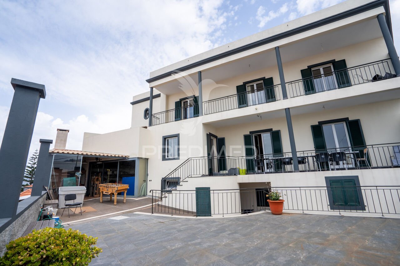 3 bedrooms Hotel in Funchal, Portugal No. 255003