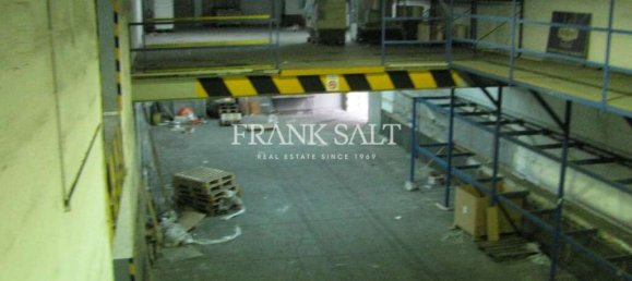 Lagerhaus in Qormi, Malta 952m², Nr. 12886 12