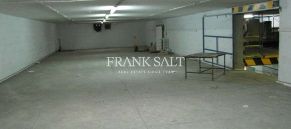 Lagerhaus in Qormi, Malta 952m², Nr. 12886 9
