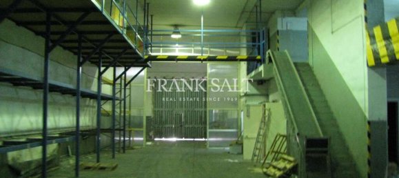 Lagerhaus in Qormi, Malta 952m², Nr. 12886 6