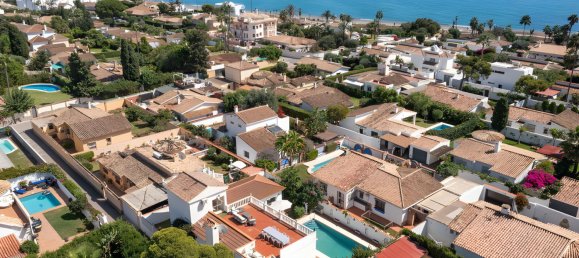 5 Schlafzimmer Haus in Estepona, Spain, Nr. 121254 2