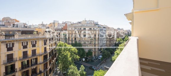 2 bedrooms Penthouse in Eixample, Spain No. 164782 4