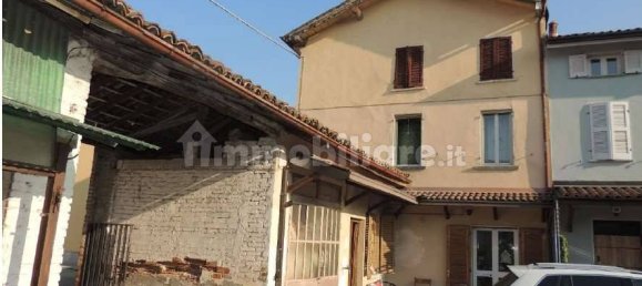 5 rooms Apartment in Lungavilla, Italy No. 282286 11