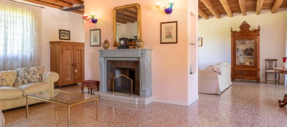 4 bedrooms Villa in Grantorto, Italy No. 103078 5