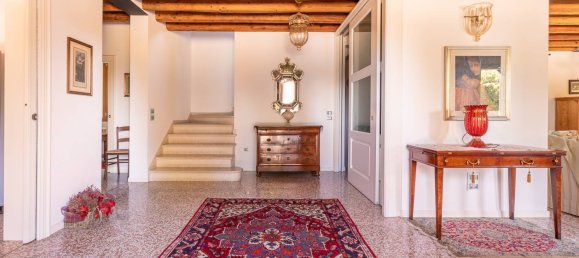 4 bedrooms Villa in Grantorto, Italy No. 103078 3