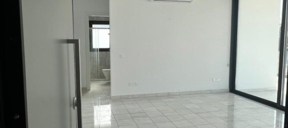 Квартира с 2 спальнями в Строволос, Кипр № 26128 4