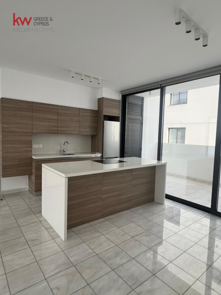 Квартира с 2 спальнями в Строволос, Кипр № 26128