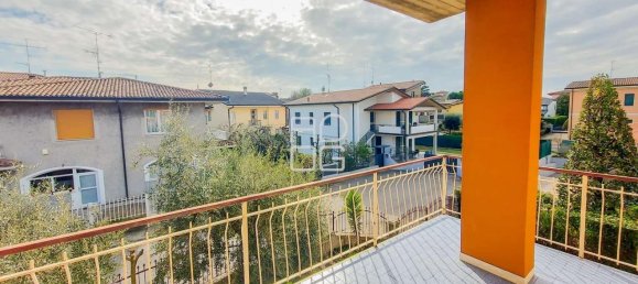 Вилла с 8 комнатами в Дезенцано дель Гарда, Италия № 111138 15