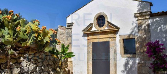 3 bedrooms House in Noto, Italy No. 350625 3