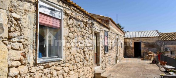 3 bedrooms House in Noto, Italy No. 350625 44