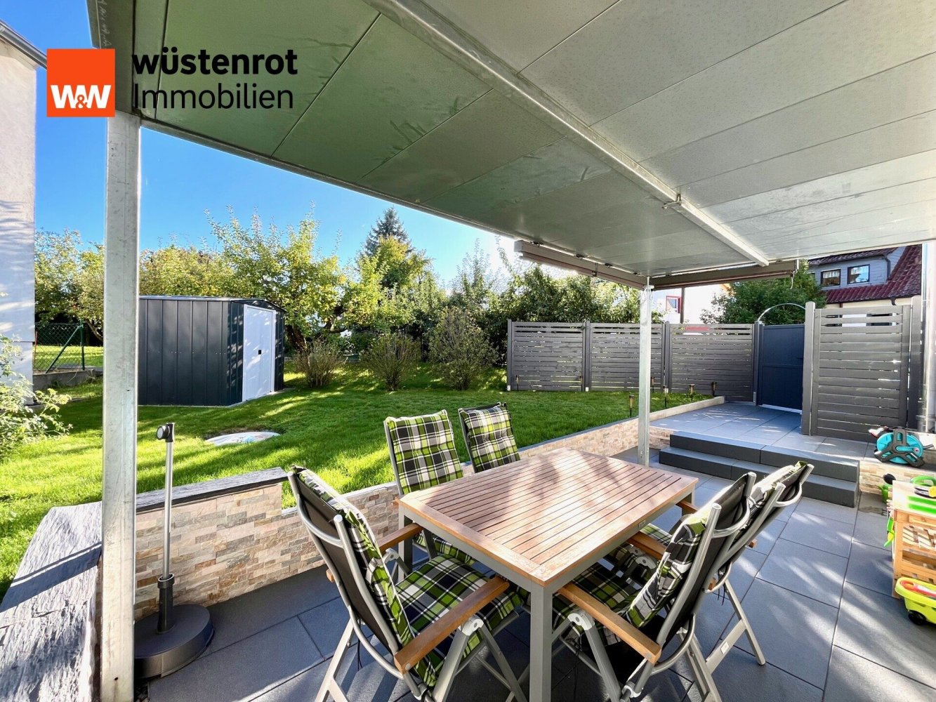 Квартира с 3 спальнями в Эслинген, Германия № 343301