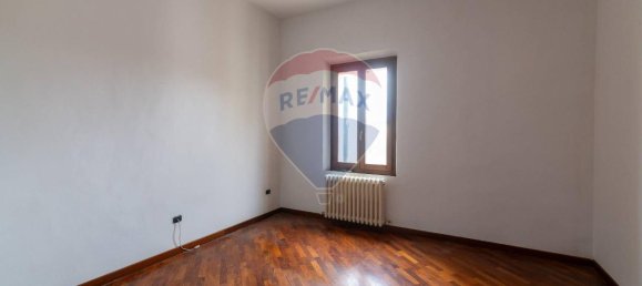 8 rooms Apartment in Jesi, Italy No. 7559 70