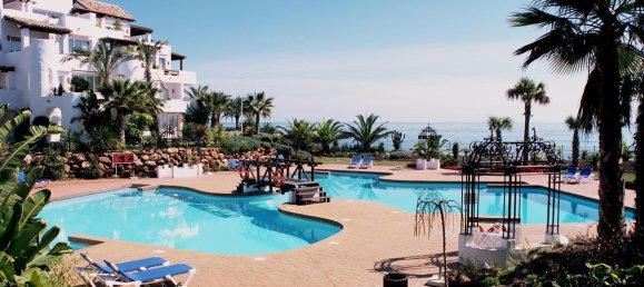 5 bedrooms Penthouse in Marbella, Spain No. 4770 2