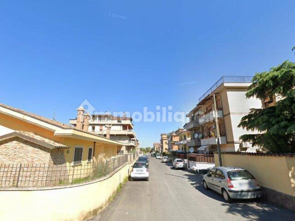 5 bedrooms Villa in Rome, Italy No. 12617