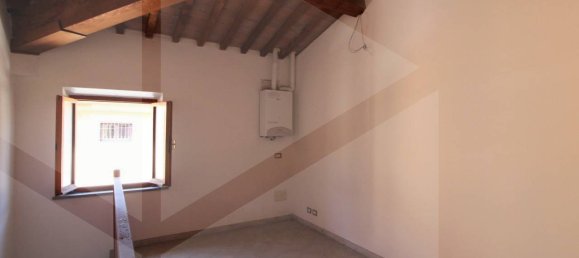 3 rooms Apartment in Ponsacco, Italy No. 24137 8