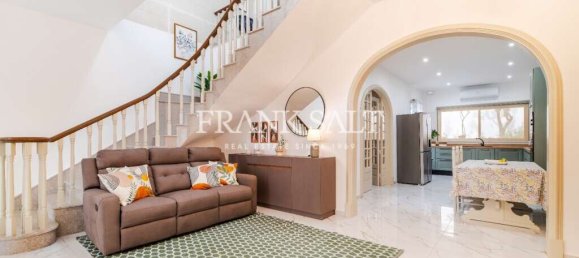 4 bedrooms House in Attard, Malta No. 11588 8