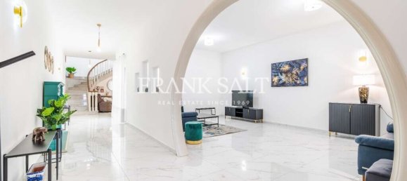 4 bedrooms House in Attard, Malta No. 11588 6