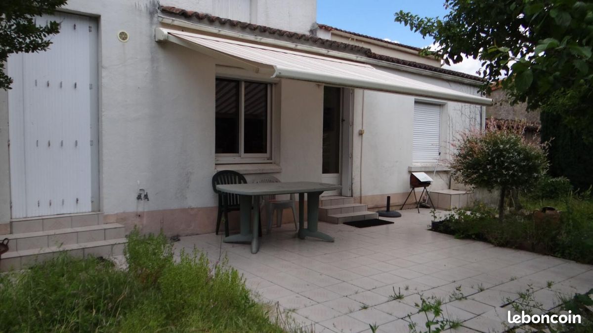 5 bedrooms House in Clisson, France No. 98391