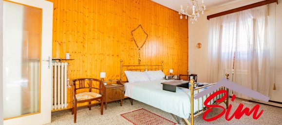 8 bedrooms House in Borgolavezzaro, Italy No. 328289 16