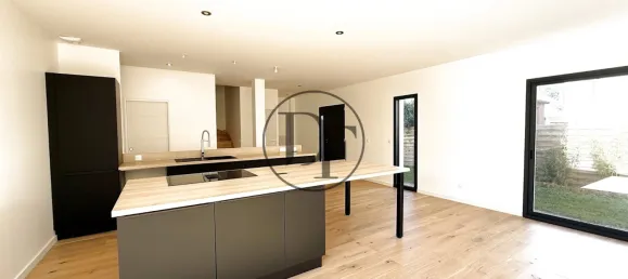 4 bedrooms House in Seine-et-Marne, France No. 323542 2