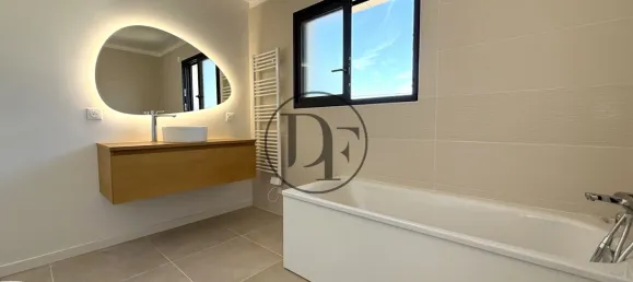 4 bedrooms House in Seine-et-Marne, France No. 323542 12