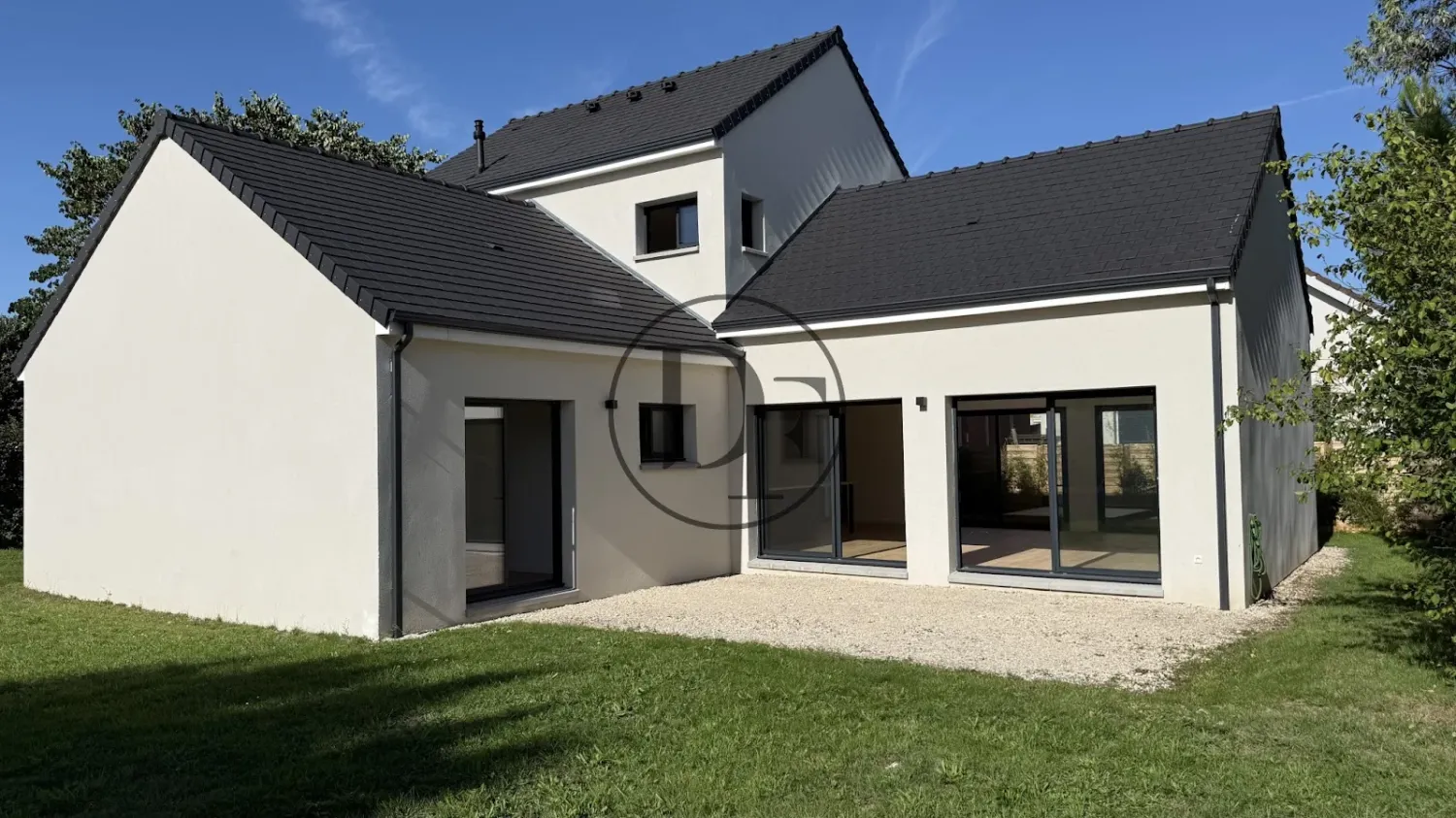 4 bedrooms House in Seine-et-Marne, France No. 323542