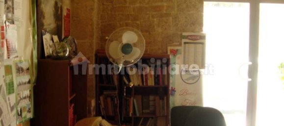 Propiedad comercial de 1 habitación en Bitonto, Italy No. 329971 4