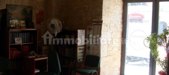 Propiedad comercial de 1 habitación en Bitonto, Italy No. 329971 3