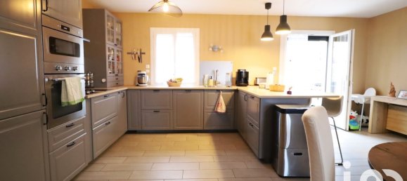 Casa de 5 dormitorios en Saint-Denis-de-l'Hotel, France No. 255743 4