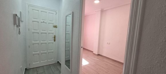 Apartamento de 2 dormitorios en Torrevieja, Spain No. 142674 8