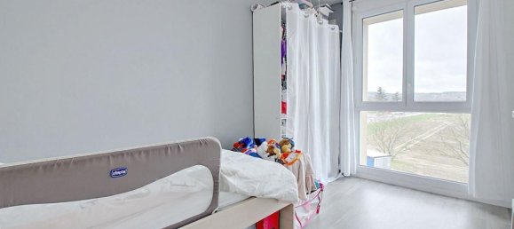 Dúplex de 3 dormitorios en Aubergenville, France No. 164111 15