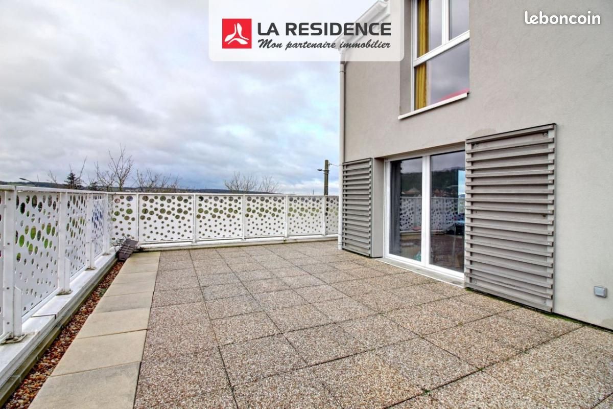 Dúplex de 3 dormitorios en Aubergenville, France No. 164111