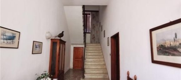 Casa de 15 divisões em San Miniato, Italy N.º 17875 17