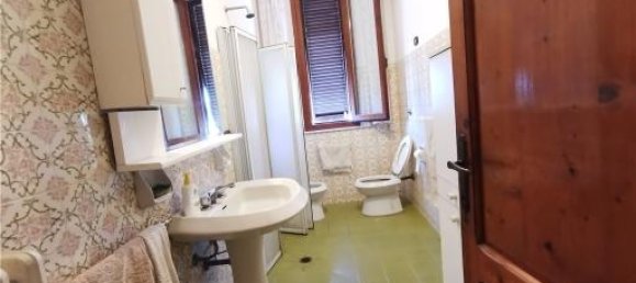 Casa de 15 divisões em San Miniato, Italy N.º 17875 25