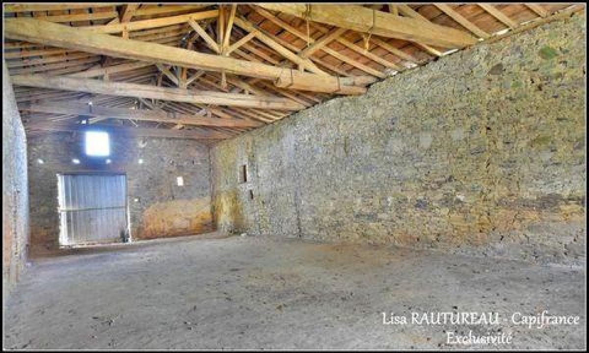 Офис 270м² в Ле Брузиль, Франция № 19796